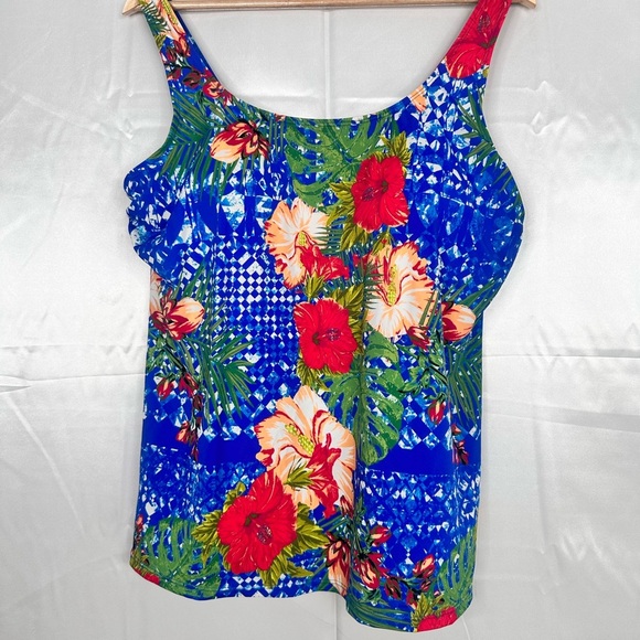 Tankini Top Womens Size Med Red Blue Floral Padded Built In Bra size Med - Picture 4 of 7